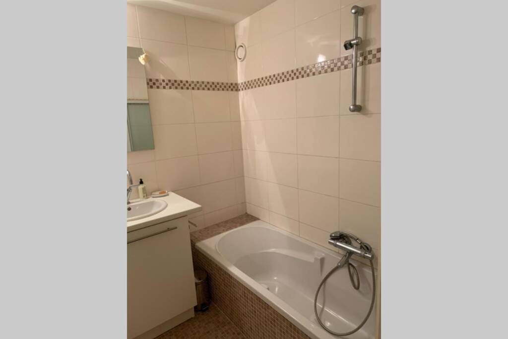 Two Bedroom Apartment - 50 Meters From Beach And Kyc Коксейде Экстерьер фото